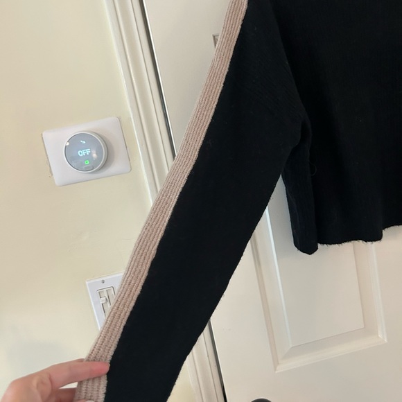 Line and dot black sweater with beige stripe down sleeve. Size xtra small - Picture 2 of 4